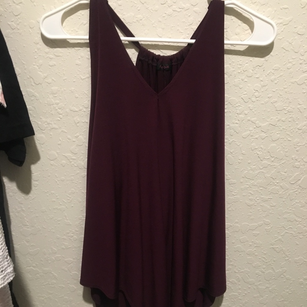 maroon tank top